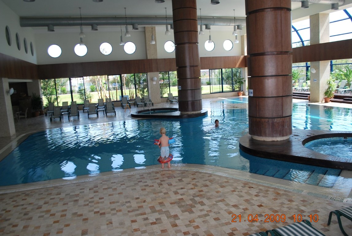 imagini hotel TITANIC LARA